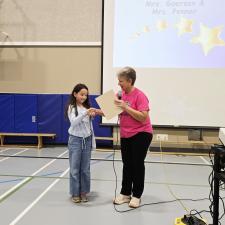Student receiving Bulldog award