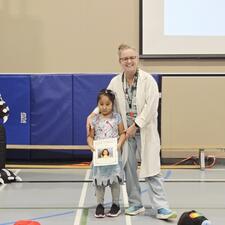 Student receiving Bulldog award